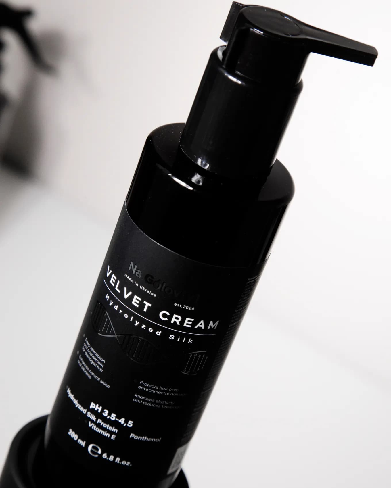VELVET CREAM незмивний крем-кондиціонер із гідролізованим шовком gallery image 4 VELVET CREAM незмивний крем-кондиціонер із гідролізованим шовком gallery image 4
