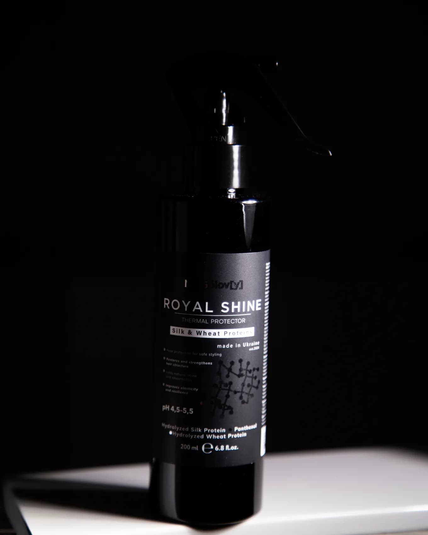 ROYAL SHINE Спрей-термозахист із гідролізованим шовком gallery image 3 ROYAL SHINE Спрей-термозахист із гідролізованим шовком gallery image 3