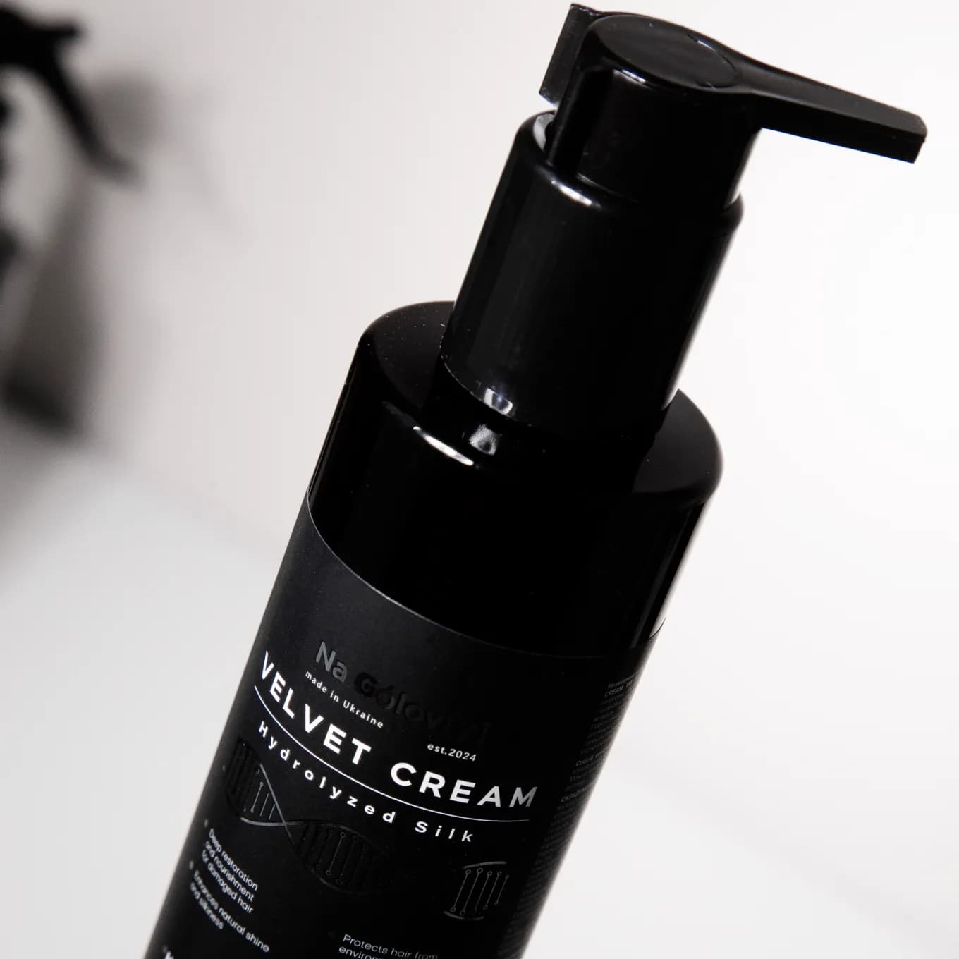 VELVET CREAM незмивний крем-кондиціонер із гідролізованим шовком 3 VELVET CREAM незмивний крем-кондиціонер із гідролізованим шовком 3
