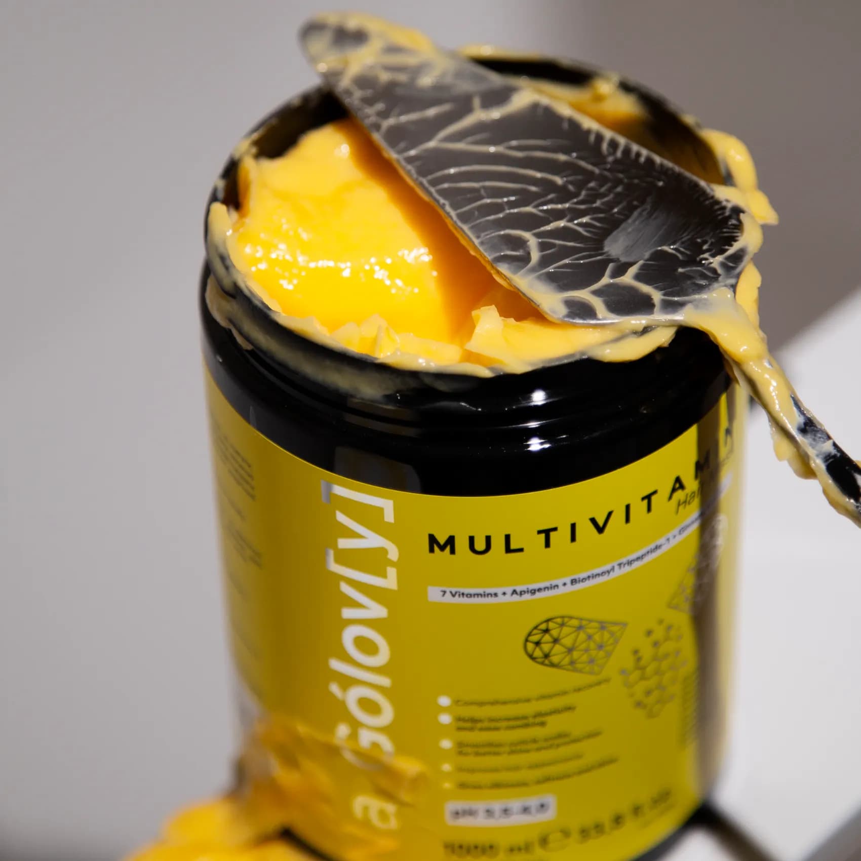 Мультивітамінна тонізувальна маска для волосся details image Мультивітамінна тонізувальна маска для волосся details image